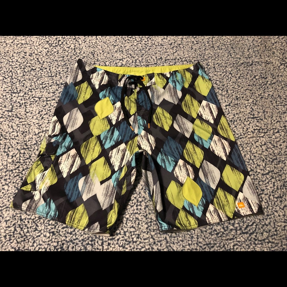 Men’s Quiksilver Board Shorts SZ 38